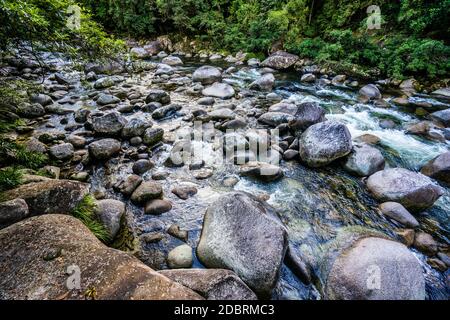 Mossman gorge, créée par la rivière Mossman dans le parc national de Daintree, dans le nord du Queensland, en Australie Banque D'Images