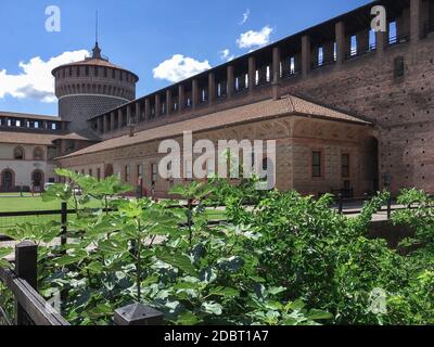 Intérieur du château de Sforza (Castello Sforzesco) à Milan (ITALIE). L'une des principales attractions touristiques de Milan, ce château a été construit au XVe siècle par Banque D'Images