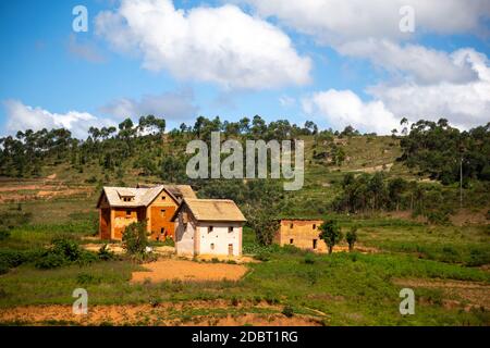 Maisons des habitants de la région sur l'île de Madagascar Banque D'Images