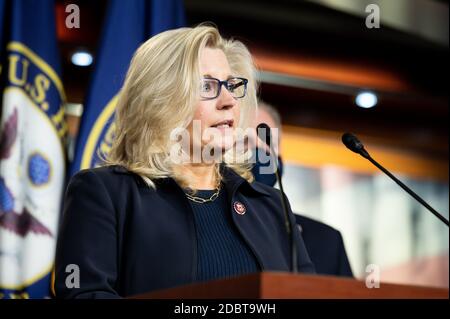 Washington, États-Unis. 17 novembre 2020. Liz Cheney (R-WY), représentant des États-Unis, prend la parole lors d'une conférence de presse de la direction républicaine de la Chambre des représentants. Crédit : SOPA Images Limited/Alamy Live News Banque D'Images