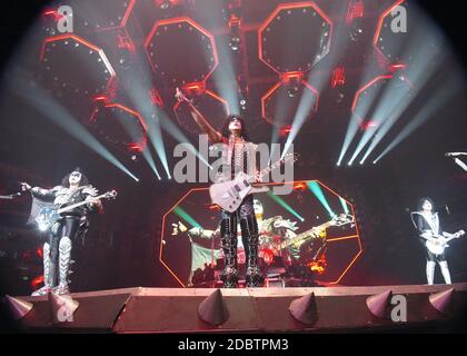 11 FÉVRIER : Gene Simmons, Paul Stanley, Eric Singer et Tommy Thayer de KISS se produit lors de la tournée End of the Road Tour du groupe à Colonial Life Arena, à Columbia, en Caroline du Sud, le 11 février 2020. CRÉDIT: Chris McKay / MediaPunch Banque D'Images