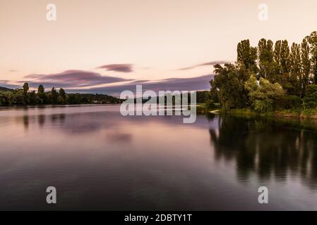 Lumière du soir au Rhin près de Stein am Rhein, canton de Schaffhausen, Suisse Banque D'Images