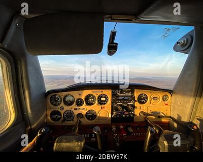 Intérieur du Cessna cockpit du point de vue du pilote Banque D'Images