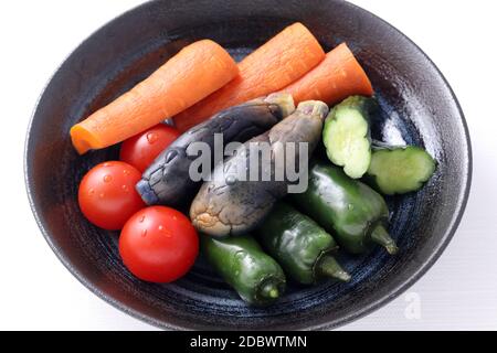 Nukazuke, légumes marinés au son salé, cuisine traditionnelle japonaise Banque D'Images