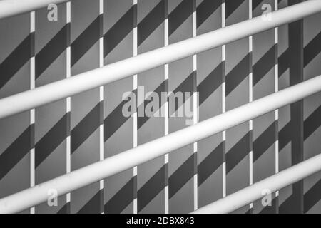 Barrière avec ombres et lumières et effet géométrique. Photo de haute qualité Banque D'Images