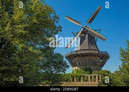 moulin à vent historique à potsdam Banque D'Images