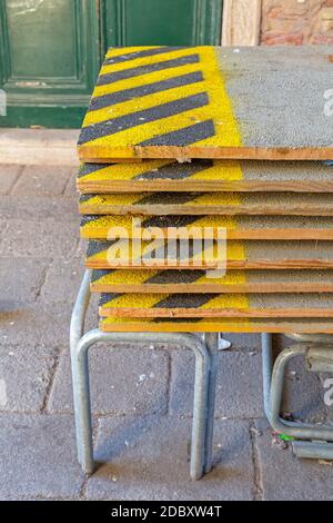 Plates-formes de passerelles surélevées prêtes pour les inondations à Venise Banque D'Images