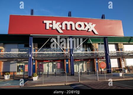 Leeds, Royaume-Uni, 15 novembre 2020 : le magasin TK Maxx dans le centre-ville de Leeds est actuellement fermé en raison de la pandémie de covid au Royaume-Uni Banque D'Images