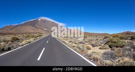 Route de la montagne Teide sur l'île de Tenerife, îles Canaries Banque D'Images