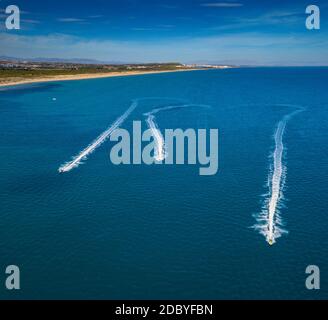 Trois jet skis de dessus - Mavic Pro photographie de drone de la Mata, Torrevieja, Costa Blanca, Alicante, Espagne Banque D'Images