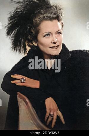 Olga Tschechowa, deutsche Schauspielerin 1950er Jahre, Deutschland. L'actrice allemande Olga Tschechowa, l'Allemagne des années 1950. Banque D'Images