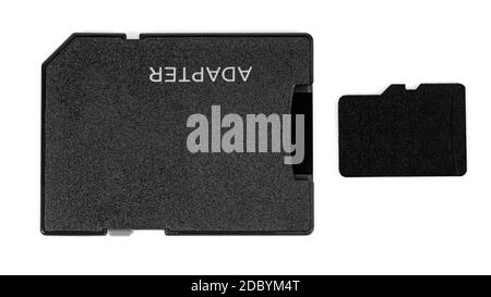 Vue de dessus de la carte mémoire microSD avec adaptateur isolé arrière-plan blanc avec masque Banque D'Images