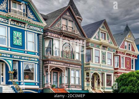 Maisons victoriennes Painted Ladies, Haight-Ashbury, San Francisco, Californie, États-Unis Banque D'Images