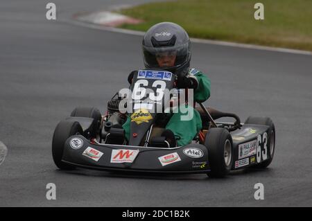 PF International Kart circuit Brandon Lincolnshire England, un jeune George Russell pratiquant avant sa carrière de karting junior. Banque D'Images