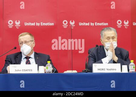 Tokyo, Japon. 18 novembre 2020. (201118) -- TOKYO, 18 novembre 2020 (Xinhua) -- John Coates (L), président de la commission de coordination du Comité International Olympique (CIO) pour les Jeux Olympiques Tokyo 2020, et Mori Yoshiro, président de Tokyo 2020, assistent à une conférence de presse conjointe à Tokyo, Japon, le 18 novembre 2020. (Rodrigo Reyes Marin/Pool via Xinhua) Credit: Xinhua/Alay Live News Banque D'Images