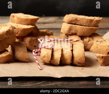 Biscotti aux amandes italiennes cuites au four, biscuits cantuccini, Noël italien traditionnel, biscuits secs du nouvel an Banque D'Images