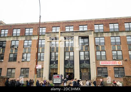 Assemblée de l'Evangile de Bethel à Harlem. Dimanche matin après le Service religieux. New York, États-Unis Banque D'Images