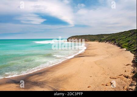 Bells Beach est situé à environ 100 km au sud de Melbourne sur la Great Ocean Road. Il est célèbre emplacement de film et pour les compétitions de surf, Australie Banque D'Images