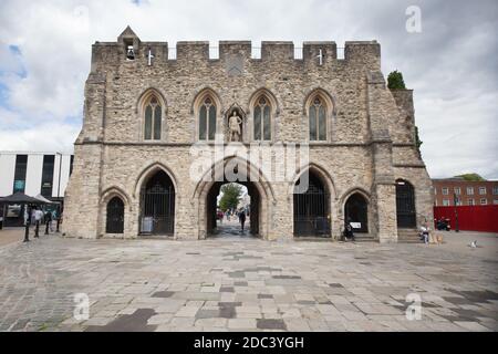 Le Bargate à Southampton, un Gatehouse médiéval dans la ville, dans le Hampshire au Royaume-Uni, pris le 10 juillet 2020 Banque D'Images