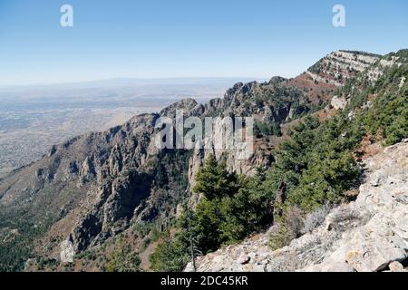 Vue depuis le pic Sandia dans la forêt nationale de Cibola au Nouveau-Mexique le 26 septembre 2016. Banque D'Images