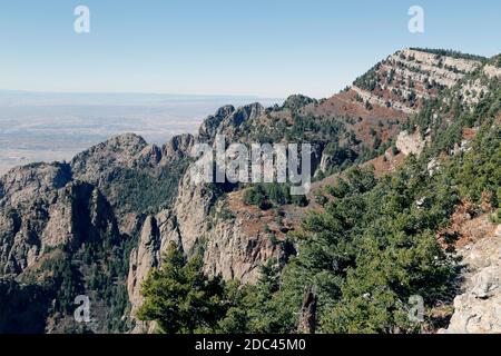 Vue depuis le pic Sandia dans la forêt nationale de Cibola au Nouveau-Mexique le 26 septembre 2016. Banque D'Images