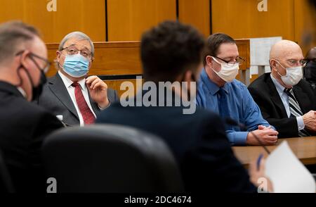 Sacramento, Californie, États-Unis. 18 novembre 2020. Roy Charles Waller a été reconnu coupable de 46 chefs d'accusation liés au viol de neuf femmes dans six villes du nord de la Californie entre 1991 et 2006. Au palais de justice du comté de Sacramento, Gordon D. Schacher, le mercredi 18 novembre 2020 à Sacramento. Crédit : Paul Kitagaki Jr./ZUMA Wire/Alay Live News Banque D'Images