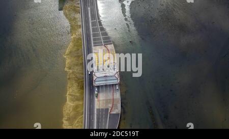 Vue aérienne de la porte de péage. Porte Mandara de Bali. La raison derrière sa construction était d'empêcher les embouteillages sur le Ngurah Rai par Pass Road. Le Bali Banque D'Images