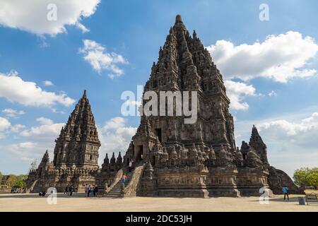 Prambanan, Indonésie - 17 juillet 2019 : anciens temples hindous de Prambanan, Rara Jonggrang, dans la région spéciale de Yogyakarta, île de Java, Indonésie, S. Banque D'Images