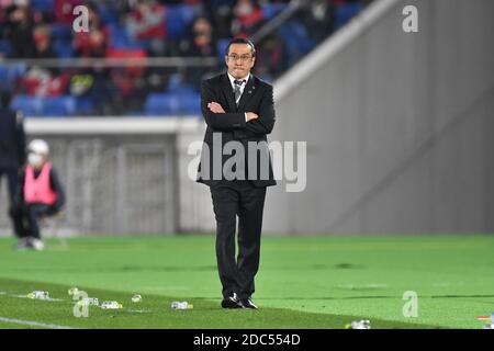 Urawa Red Diamonds entraîneur-chef Tsuyoshi Otsuki lors du match de football 2020 J.LEAGUE Division 1 entre Yokohama F. Marinos 6-2 Urawa Red Diamonds au Nissan Stadium à Kanagawa, Japon, le 14 novembre 2020. Credit: AFLO/Alay Live News Banque D'Images