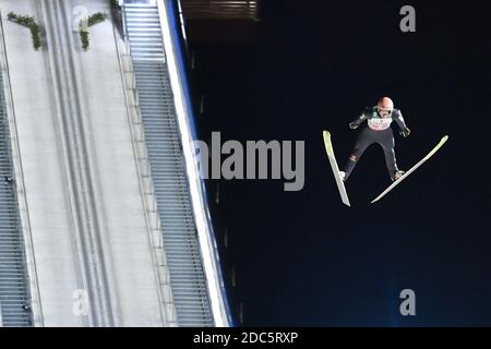 Saut à ski : prélude de la coupe du monde à Wisla (POL) du 20 au 22 novembre 2020. Archive photo: Karl GEIGER (GER), saut, action en face de la colline. Saut à ski, 68e Tournoi International de quatre collines 2019/20. Ouverture du concours à Oberstdorf, AUDI ARENA, le 29 décembre 2019. Â | utilisation dans le monde entier Banque D'Images