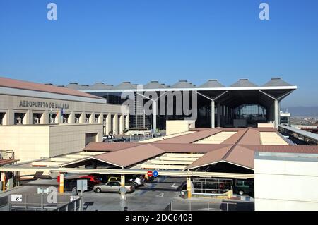 Portrait de l'avant des aérogares 2 et 3, Malaga, la province de Malaga, Andalousie, Espagne, Europe. Banque D'Images