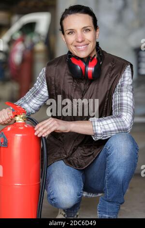 belle femme d'ingénieur ou de technicien souriant Banque D'Images