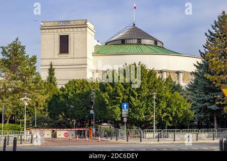 Varsovie, Mazovia / Pologne - 2019/10/26: Sejm - Chambre basse du Parlement polonais - siège de la rue Wiejska dans le centre historique de Varsovie, Pola Banque D'Images
