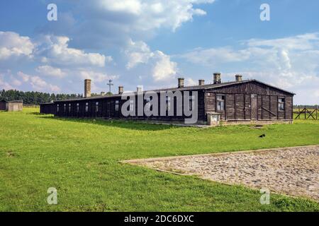 Lublin, Lubelskie / Pologne - 2019/08/17: Casernes et clôtures du camp de concentration et d'extermination Majdanek KL Lublin Nazis - Konzentrationslage Banque D'Images