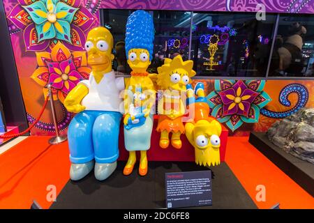 Les statues grandeur nature de la famille Simpsons. Famille américaine. Banque D'Images