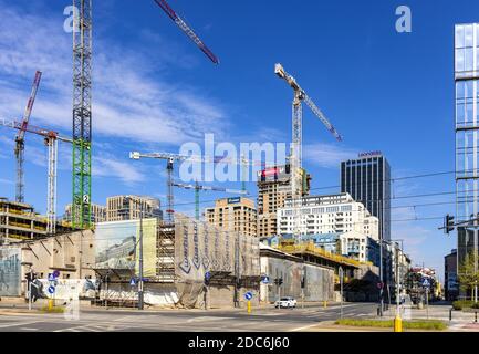 Varsovie, Mazovie / Pologne - 2020/05/02: Chantier de construction du complexe de bureaux Fabryka Norblina ou ArtNorblin projet développé par Capital Park à Zelazna Banque D'Images