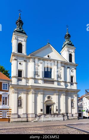 Varsovie, Mazovie / Pologne - 2020/05/10: Façade de l'Église de l'ordre paulinien de Saint-Esprit - kosciol sw. ducha - rue Freta dans le quartier historique de la Nouvelle ville Banque D'Images