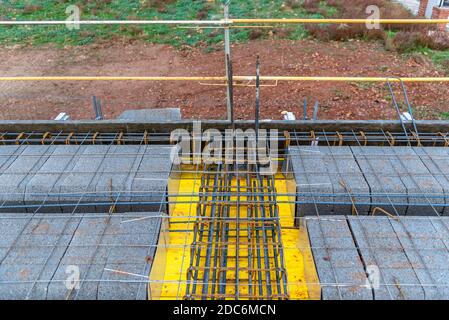 Détail de la dalle de béton armé avec des blocs de béton léger sous construction Banque D'Images