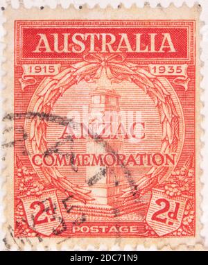 Antwerpen, Belgique - 17 novembre 2020 : un timbre imprimé par la poste australienne, présente la commémoration d'Anzac Banque D'Images
