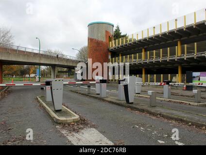 Parking de plusieurs étages sur l'avenue de Charter, Chichester, West sussex, Angleterre. Banque D'Images