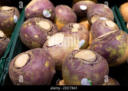 Les suédois en vrac sont en vente dans un supermarché. Banque D'Images