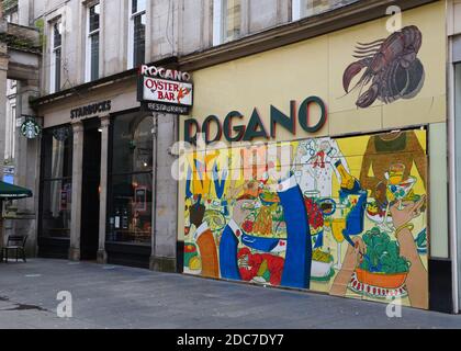 Glasgow, Écosse, Royaume-Uni. 19 novembre 2020. Comme de nombreux magasins se préparent à un deuxième confinement de Covid, certains magasins ont dû l'appeler un jour et fermer définitivement. Pour d'autres, les ventes du Vendredi fou peuvent être leur dernière chance de mettre de l'argent dans les caisses avant Noël. Banque D'Images