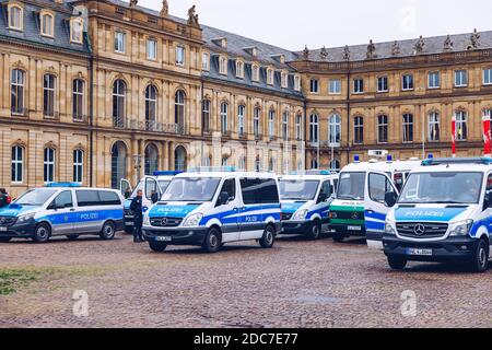 Stuttgart, Allemagne - 19 octobre 2019 : l'image montre la police de Stuttgart à la „Schlossplatz“. Banque D'Images