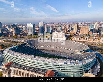 DJI 4K Drone Pictures of Chicago Skyline + Soldier Field Banque D'Images