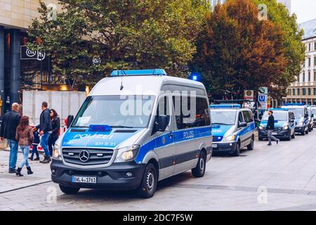 Stuttgart, Allemagne - 19 octobre 2019 : l'image montre la police de Stuttgart à la „Schlossplatz“. Banque D'Images