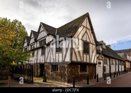 Le Grade I a classé Leicester Guildhall, un bâtiment du XIVe siècle à ossature de bois et l'un des plus beaux anciens bâtiments civiques d'Angleterre. Banque D'Images