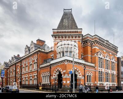 Ancienne banque HSBC, aujourd'hui temple hindou dirigé par ISKCON, la Société internationale pour la conscience Krishna. Leicester, Angleterre Banque D'Images