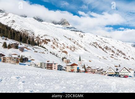 Vue sur Realp en hiver, est un petit village proche du plus grand domaine skiable d'Andermatt dans le canton d'Uri, Suisse Banque D'Images