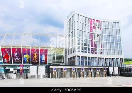 KIEV, UKRAINE - JUIN 3: Le nouveau stade de football 'NSK Olympiyskiy' est préparé pour LE championnat DE L'EURO 2012 Banque D'Images