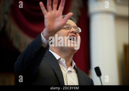 L'analyste juridique, l'avocat, le blogueur et l'auteur Jeffrey Toobin prononce un discours d'ouverture au Texas Book Festival le 27 octobre 2012. L'apparition de Toobin a coïncidé avec la publication d'un de ses nombreux livres, "The Oath" sur la Maison Blanche d'Obama et la Cour suprême. Banque D'Images